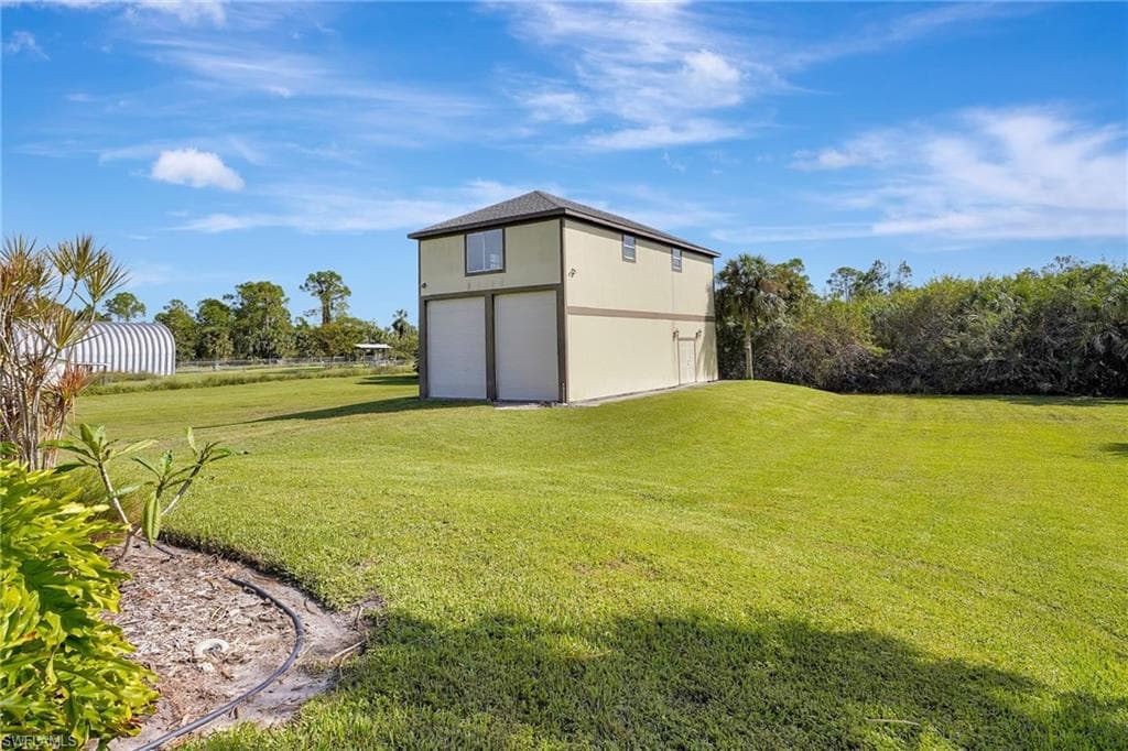 1330 11th St SW, Naples, FL 34117-28
