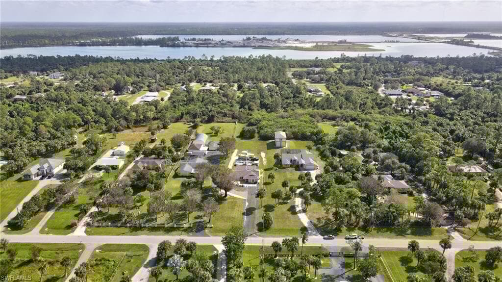 1330 11th St SW, Naples, FL 34117-38