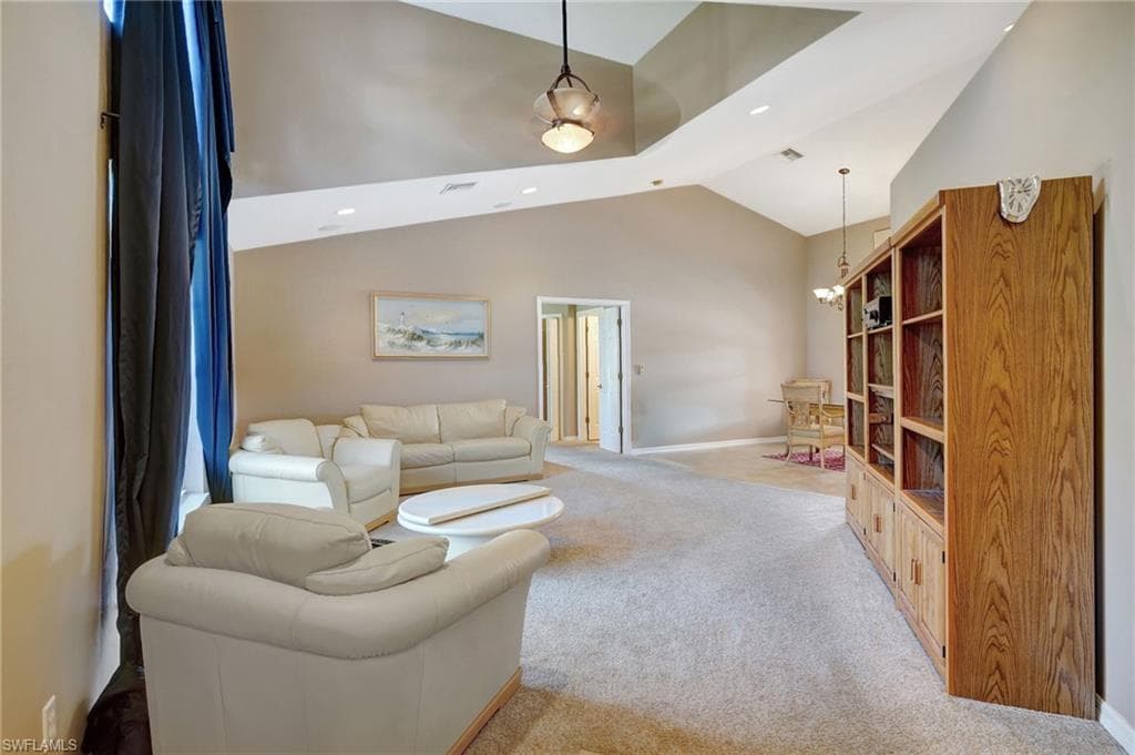 1330 11th St SW, Naples, FL 34117-5