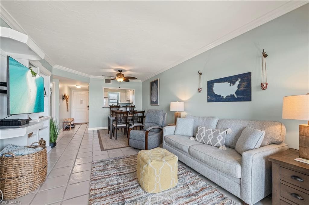 803 River Point Dr 306b, Naples, FL 34102-8
