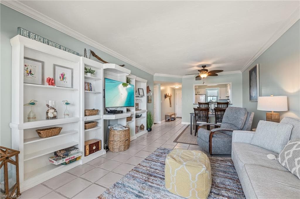 803 River Point Dr 306b, Naples, FL 34102-9