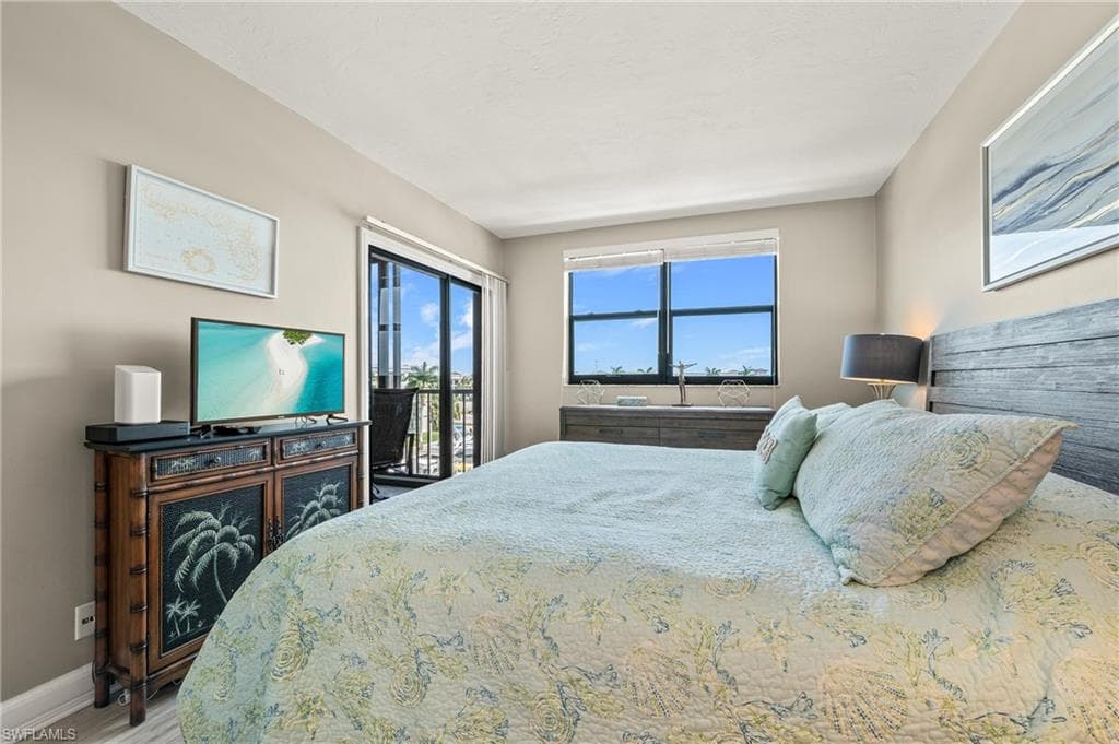 803 River Point Dr 306b, Naples, FL 34102-15