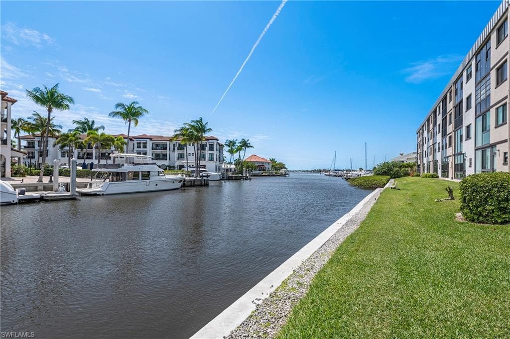 803 River Point Dr 306b, Naples, FL 34102-24