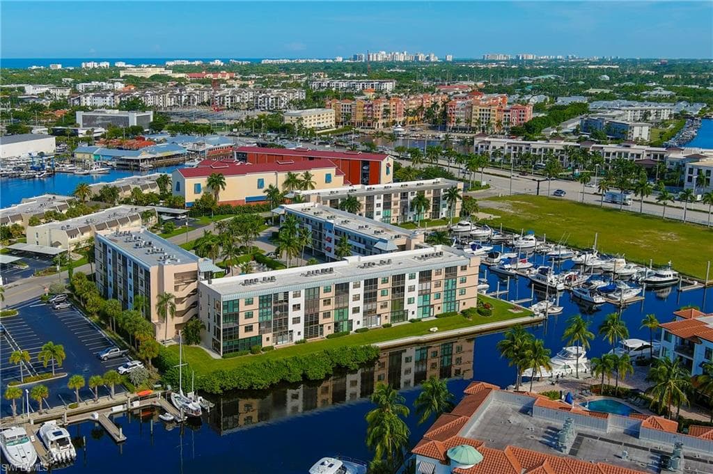803 River Point Dr 306b, Naples, FL 34102-4