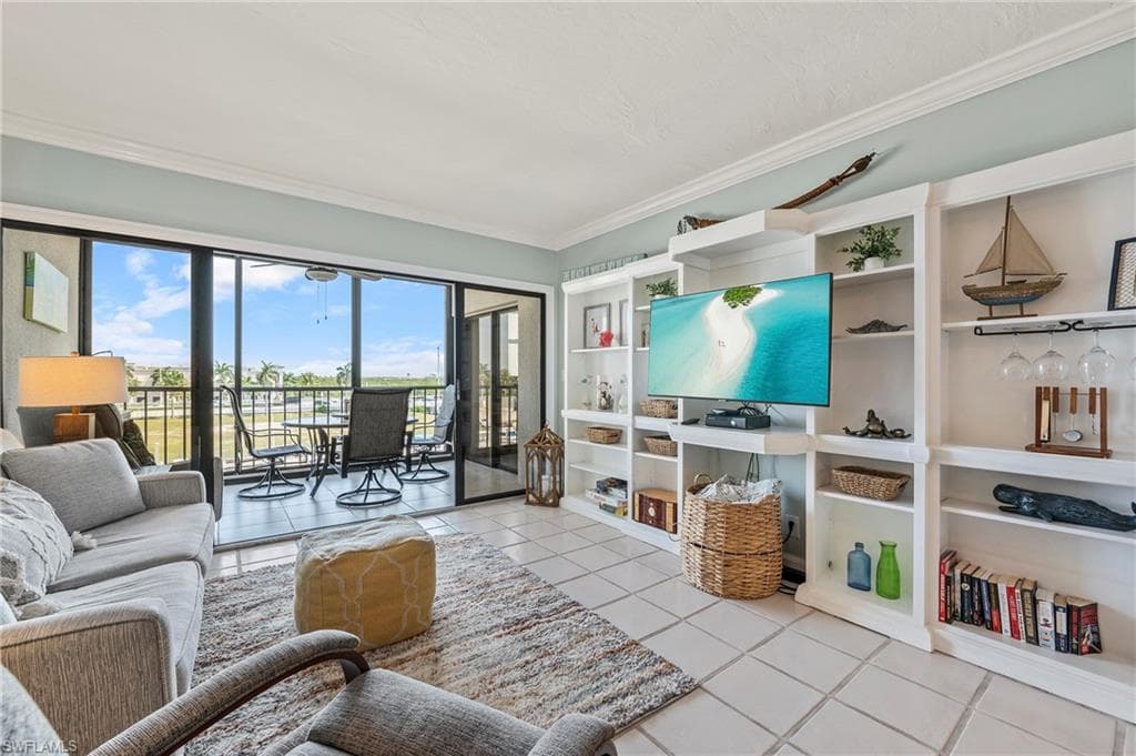 803 River Point Dr 306b, Naples, FL 34102-6