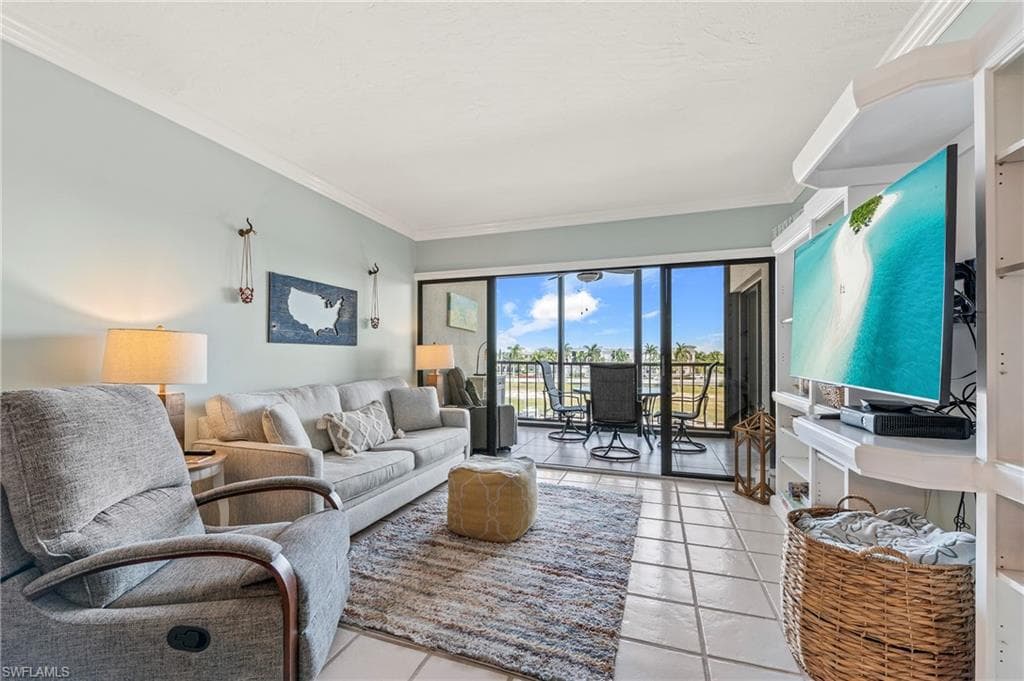 803 River Point Dr 306b, Naples, FL 34102-7