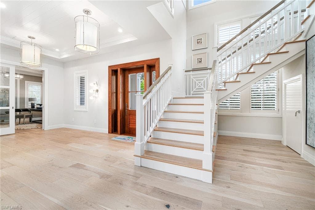 730 9th Ave S, Naples, FL 34102-9