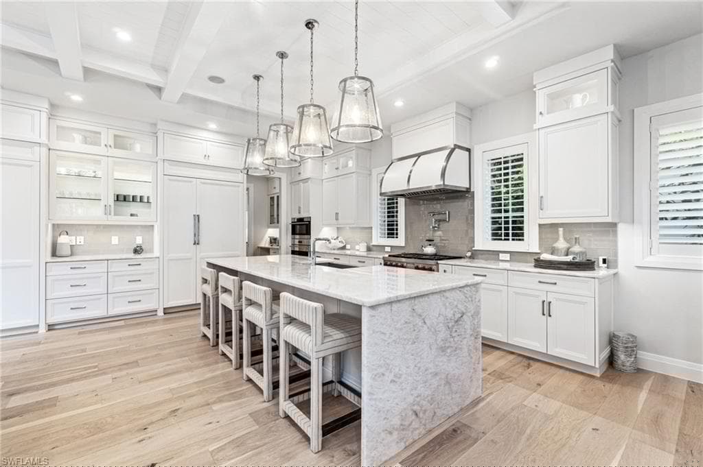 730 9th Ave S, Naples, FL 34102-13