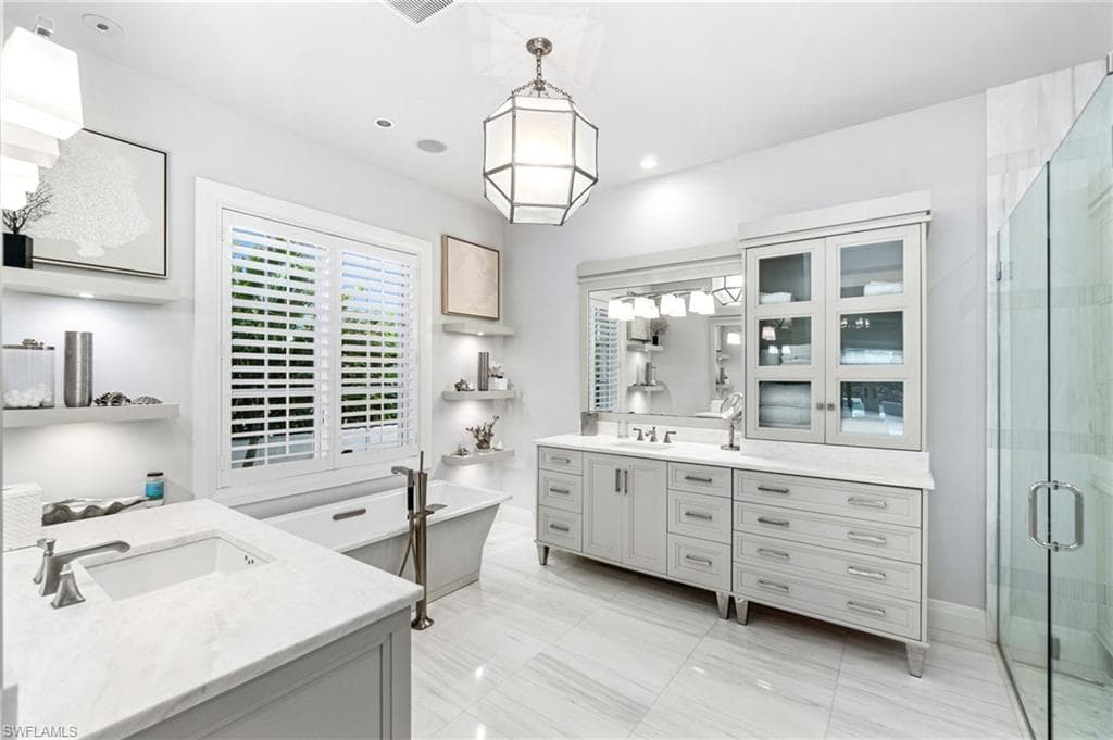 730 9th Ave S, Naples, FL 34102-21