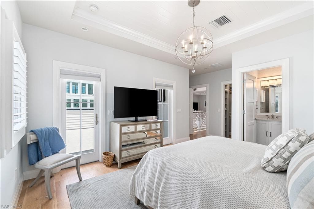 730 9th Ave S, Naples, FL 34102-33