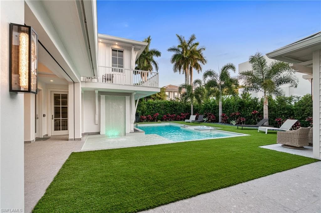 730 9th Ave S, Naples, FL 34102-40