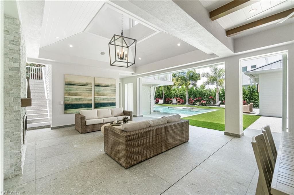 730 9th Ave S, Naples, FL 34102-47