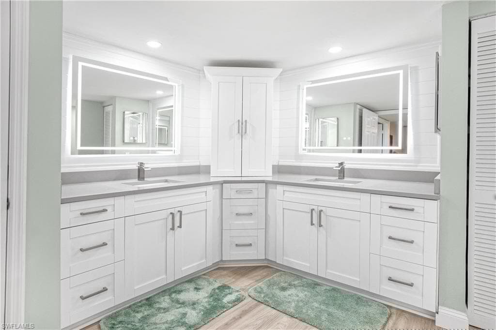 21 Bluebill Ave B-303, Naples, FL 34108-20