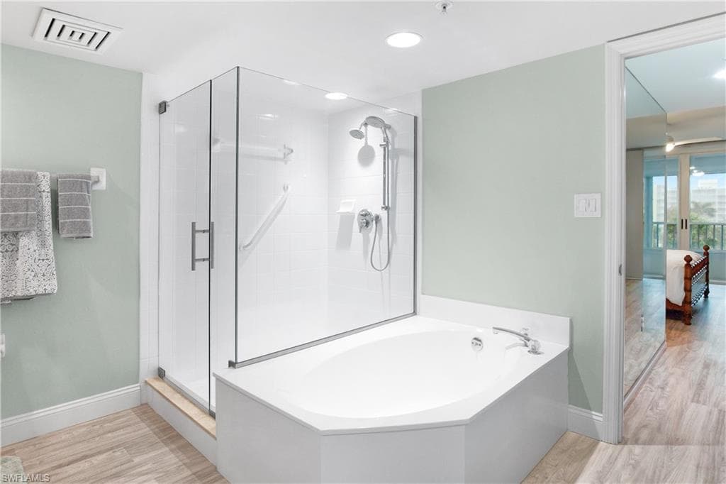 21 Bluebill Ave B-303, Naples, FL 34108-24
