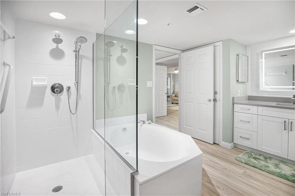 21 Bluebill Ave B-303, Naples, FL 34108-26