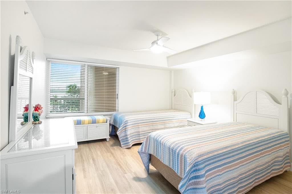 21 Bluebill Ave B-303, Naples, FL 34108-29