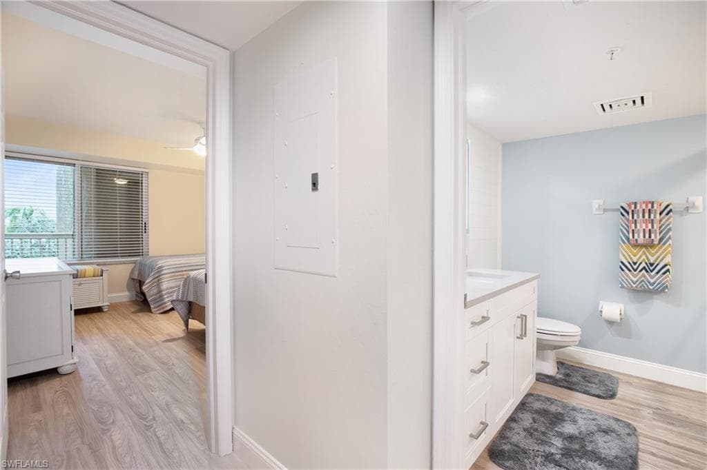 21 Bluebill Ave B-303, Naples, FL 34108-31