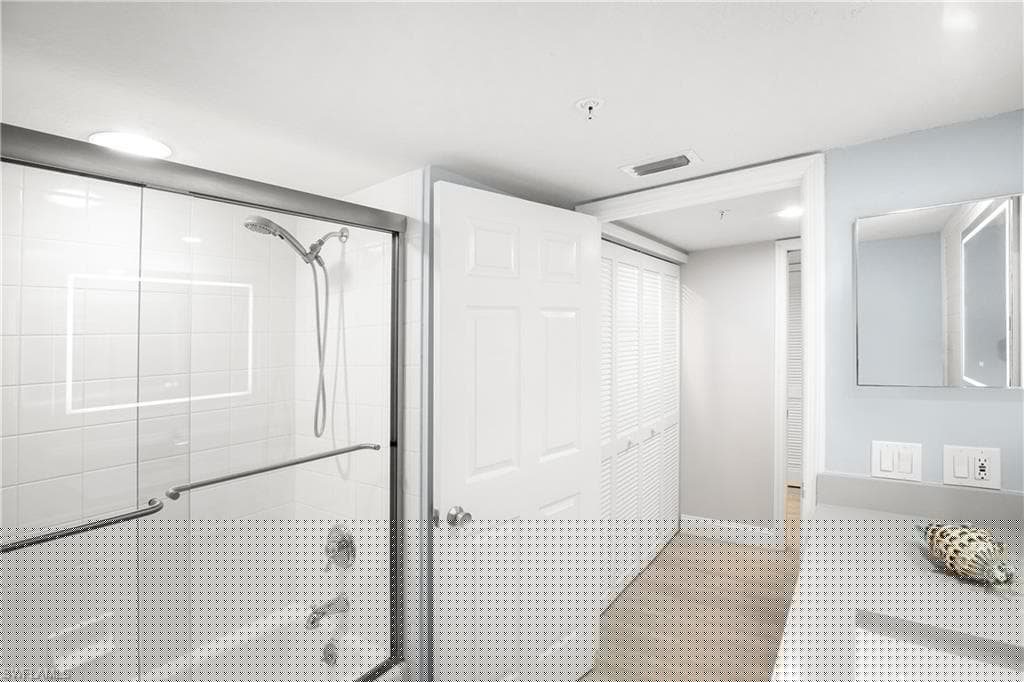 21 Bluebill Ave B-303, Naples, FL 34108-36