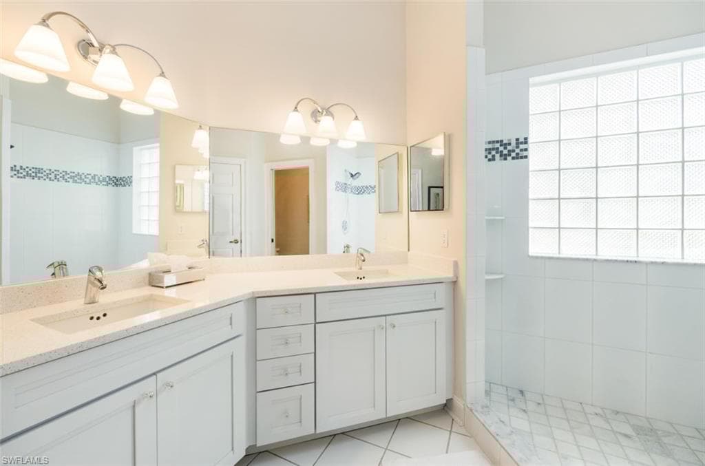 85 Silver Oaks Cir 6203, Naples, FL 34119-20