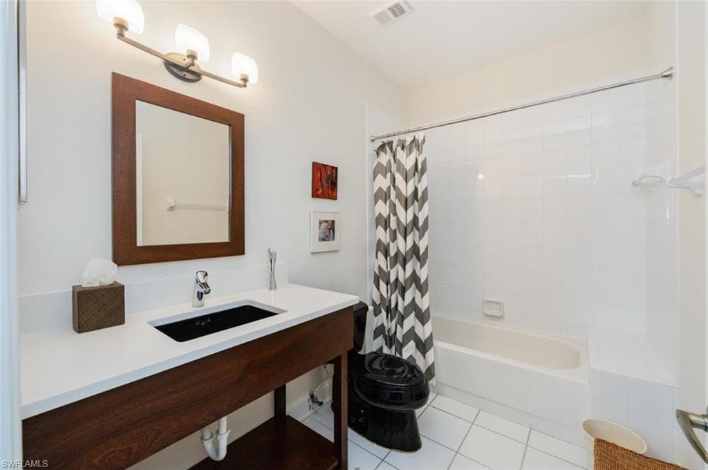 85 Silver Oaks Cir 6203, Naples, FL 34119-26