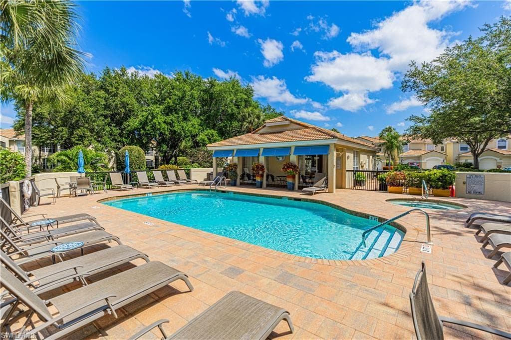 85 Silver Oaks Cir 6203, Naples, FL 34119-29