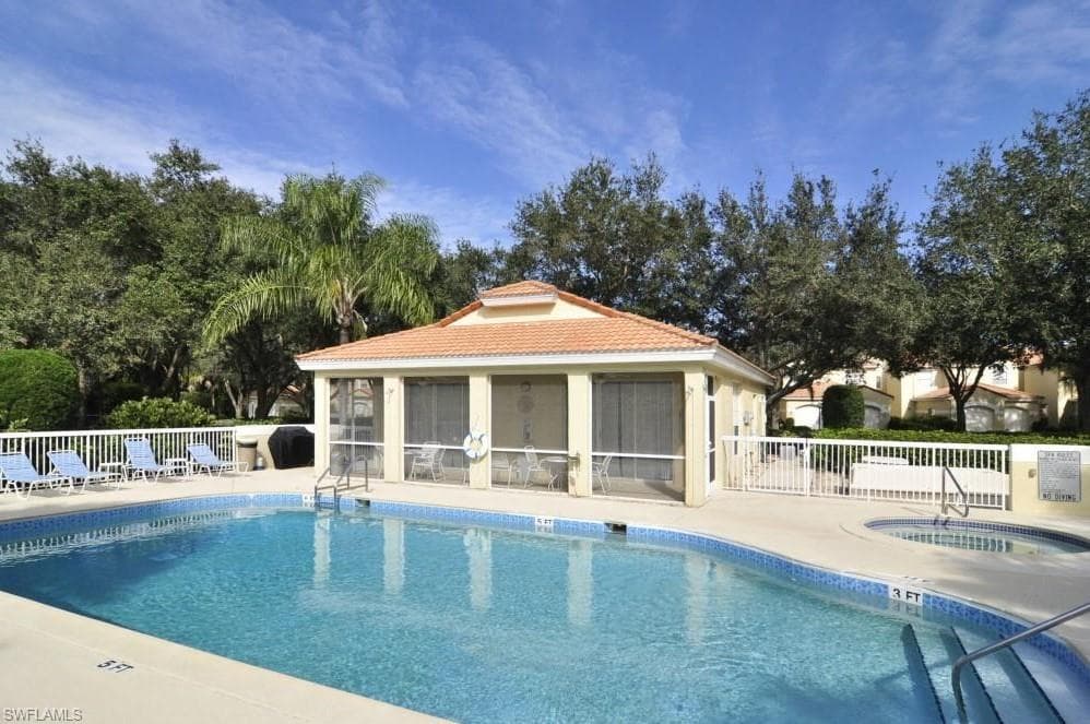 85 Silver Oaks Cir 6203, Naples, FL 34119-30