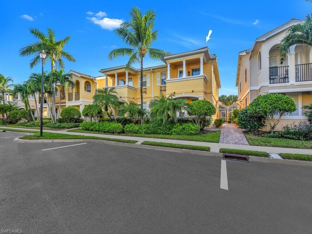 8130 Chianti Ln, Naples, FL 34114-2