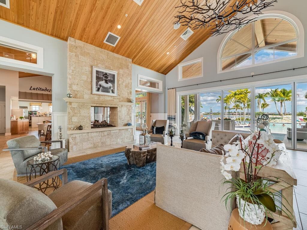 14785 Leeward Dr, Naples, FL 34114-35