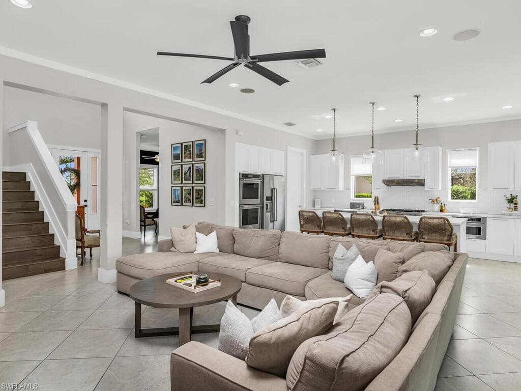 14785 Leeward Dr, Naples, FL 34114-4