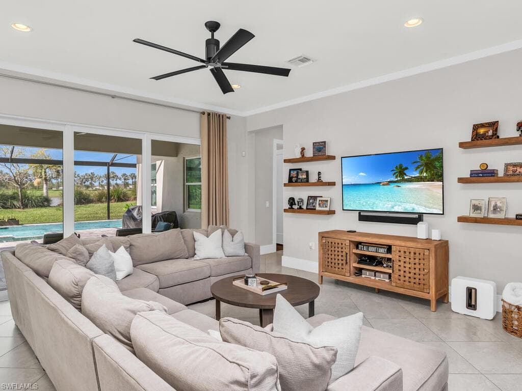 14785 Leeward Dr, Naples, FL 34114-4