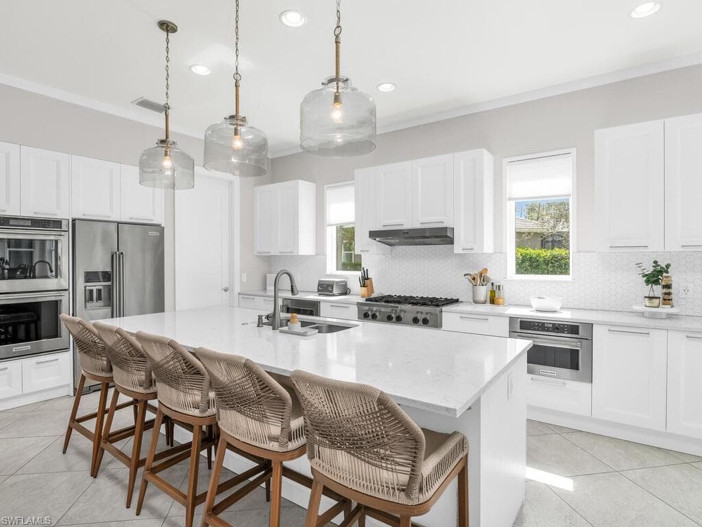 14785 Leeward Dr, Naples, FL 34114-6