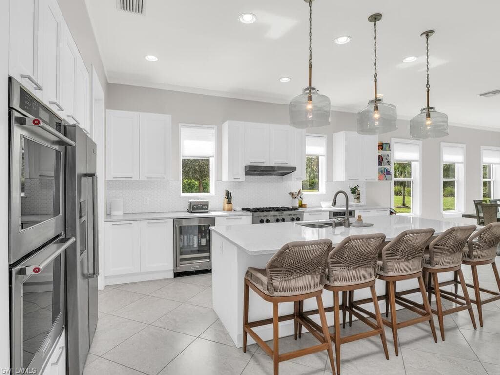 14785 Leeward Dr, Naples, FL 34114-8