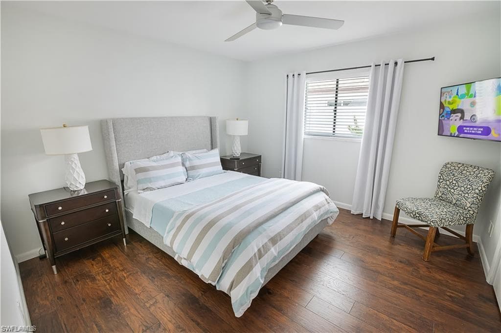 682 95th Ave N, Naples, FL 34108-17