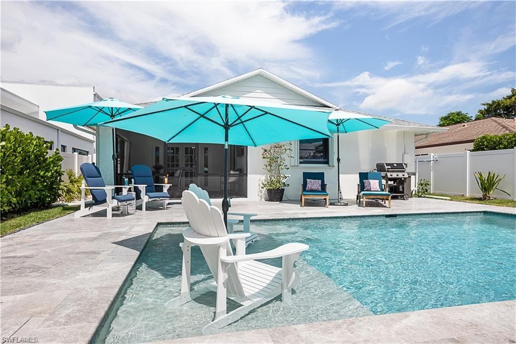 682 95th Ave N, Naples, FL 34108-23