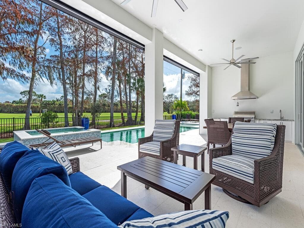 130 Burning Tree Dr, Naples, FL 34105-14