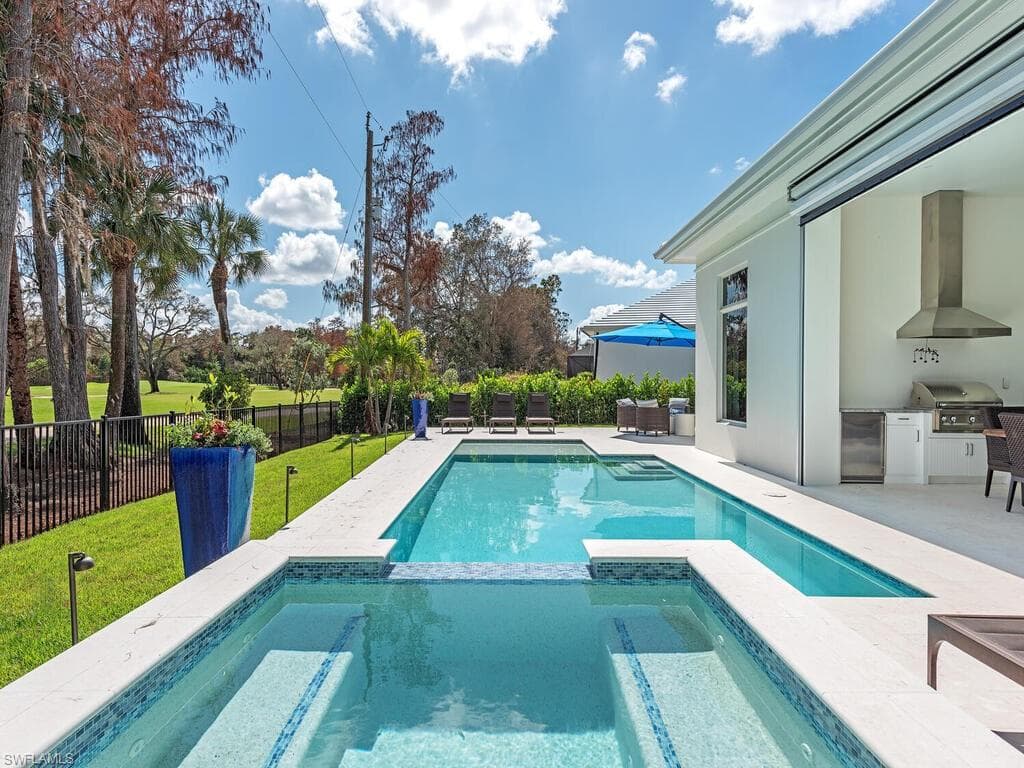 130 Burning Tree Dr, Naples, FL 34105-16