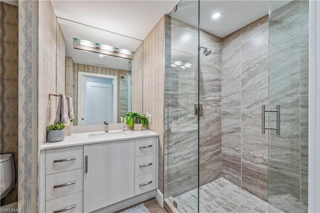 13915 Old Coast Rd 2004, Naples, FL 34110-13