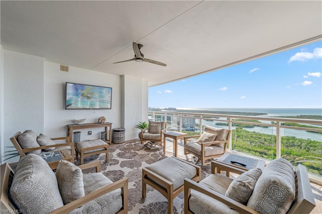 13915 Old Coast Rd 2004, Naples, FL 34110-19