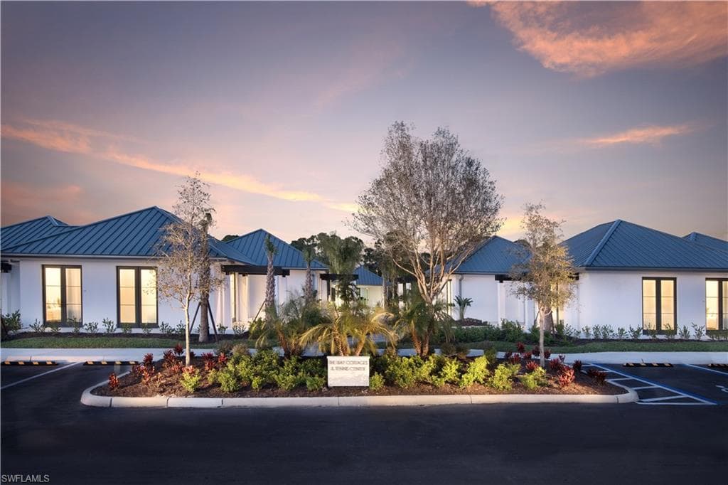13915 Old Coast Rd 2004, Naples, FL 34110-25