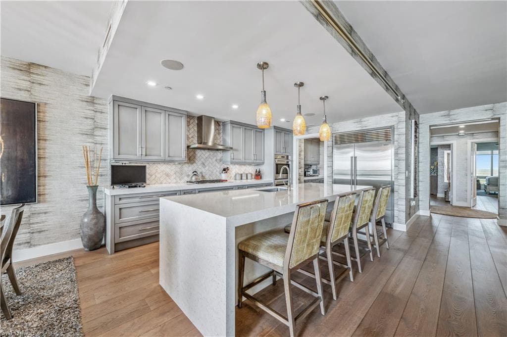 13915 Old Coast Rd 2004, Naples, FL 34110-8