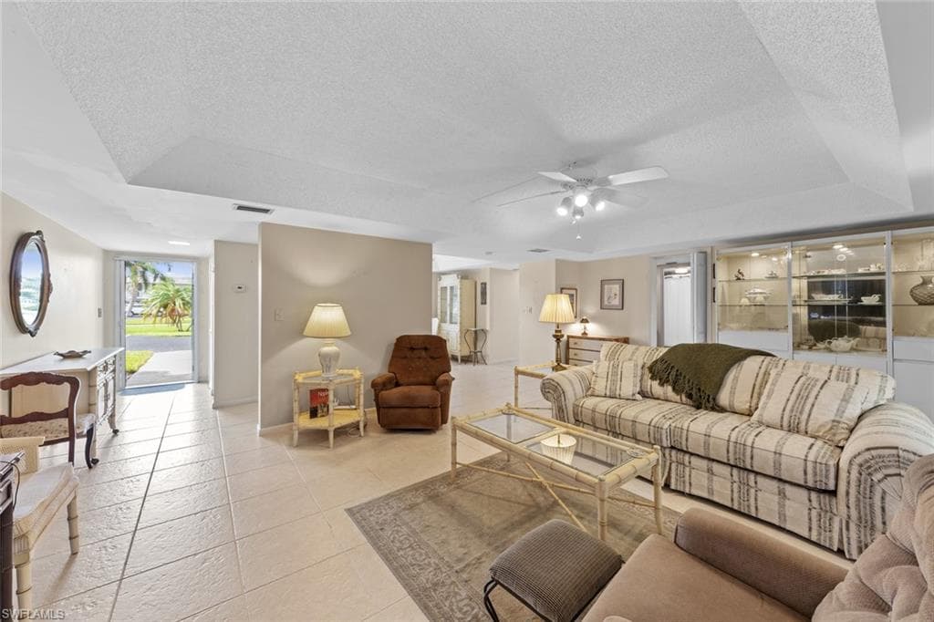 125 Penny Ln 7, Naples, FL 34112-14