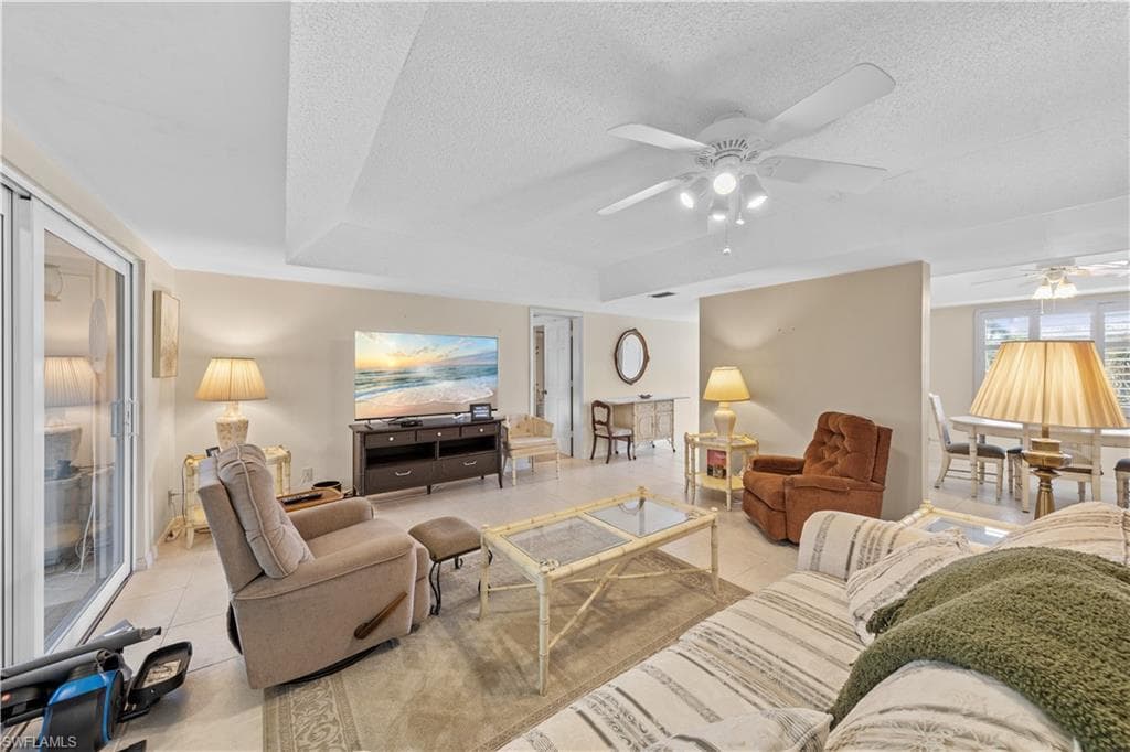 125 Penny Ln 7, Naples, FL 34112-15