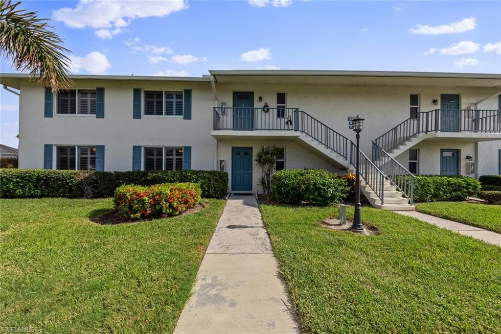 125 Penny Ln 7, Naples, FL 34112-3