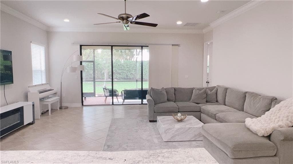 3195 Pacific Dr, Naples, FL 34119-9