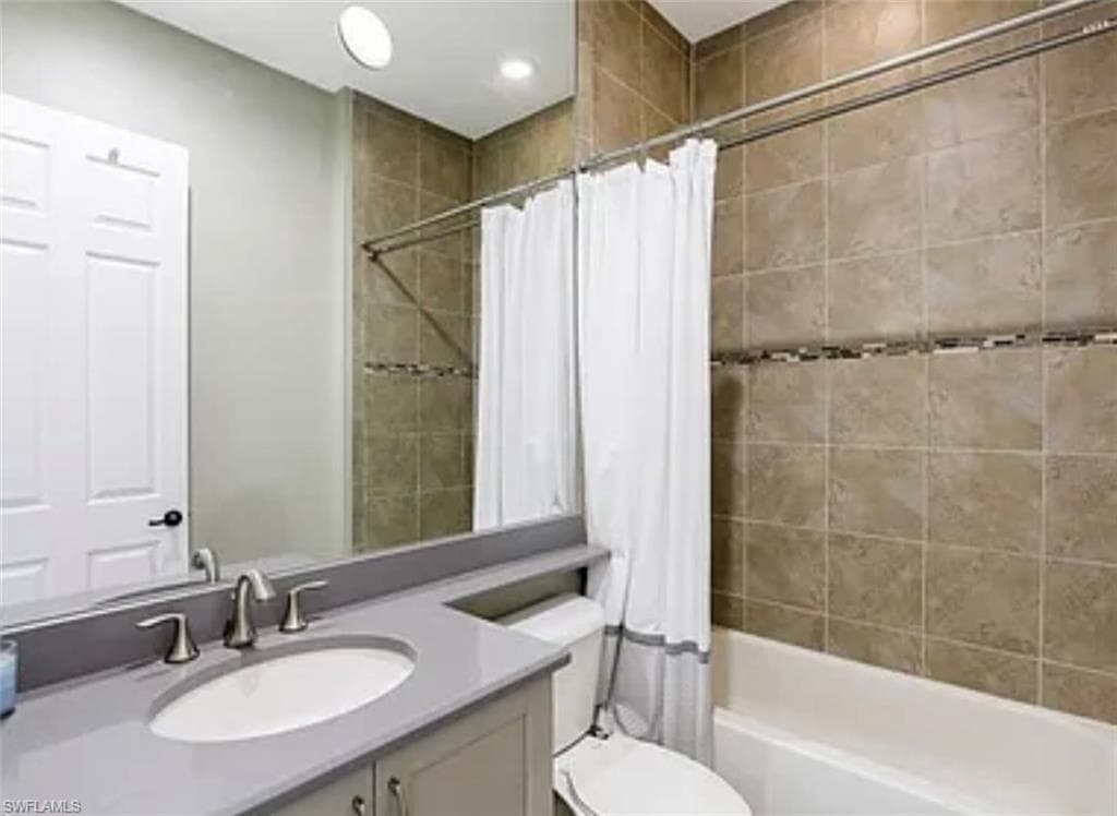 3195 Pacific Dr, Naples, FL 34119-13