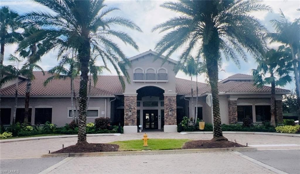 3195 Pacific Dr, Naples, FL 34119-21