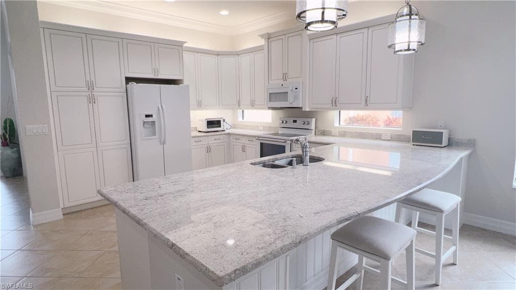 3195 Pacific Dr, Naples, FL 34119-5