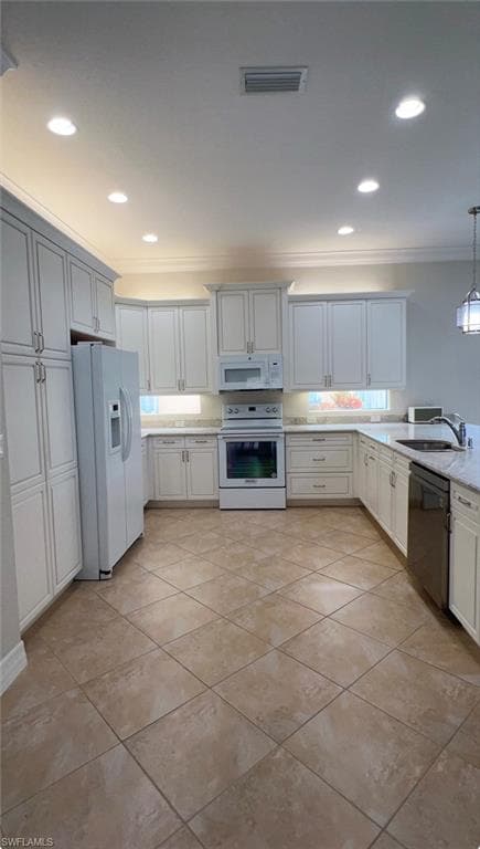 3195 Pacific Dr, Naples, FL 34119-6