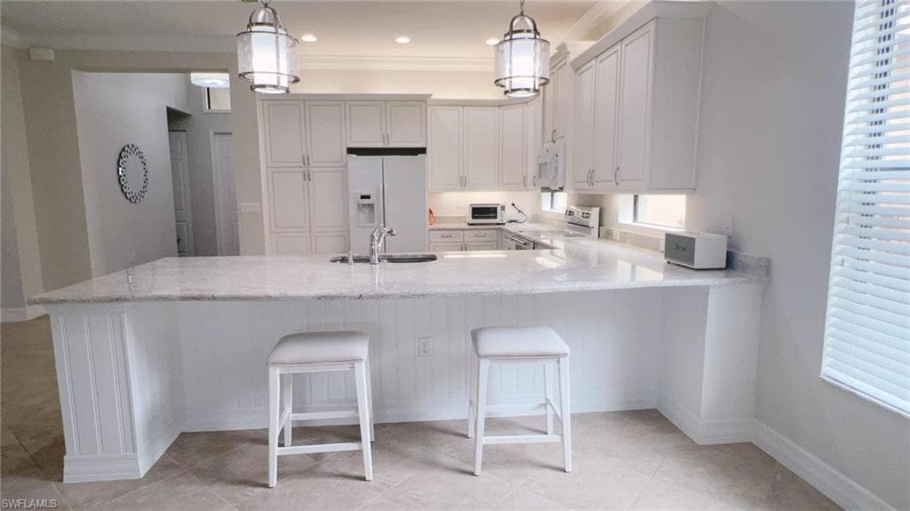 3195 Pacific Dr, Naples, FL 34119-7