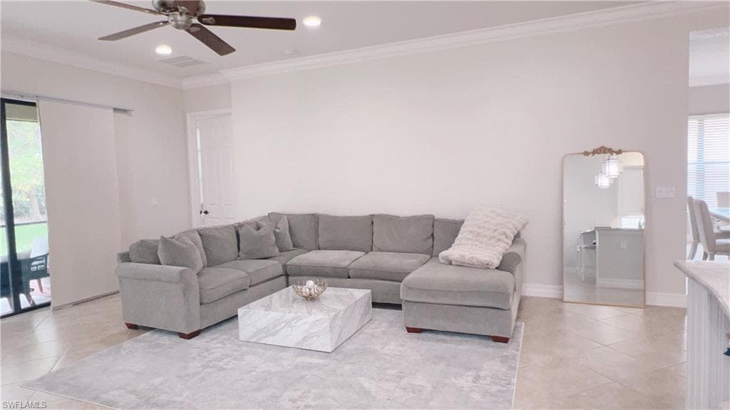 3195 Pacific Dr, Naples, FL 34119-8